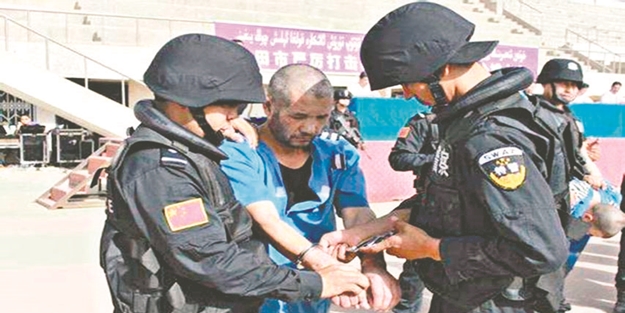 Çin, 41 Uygur Türk’ü gözaltına aldı!