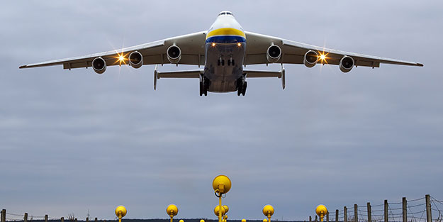 Çin, Avrupa ülkesine dünyanın en büyük uçağı ile tıbbi malzeme gönderdi