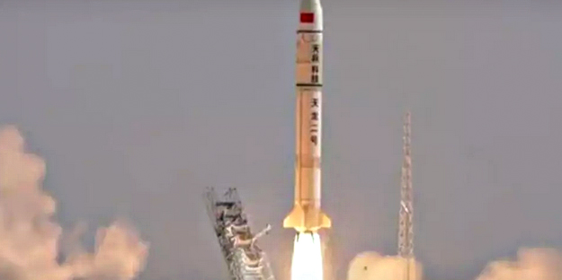 Çin bunu da yaptı! Beklenmedik gelişme: Yeni uydusunu uzaya fırlattı..