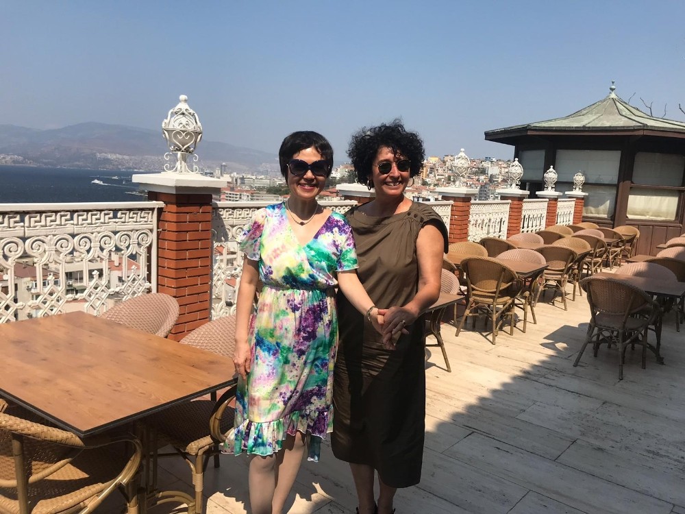 Çin Büyükelçisi’nin eşinden Kemeraltı ve Agora turu 