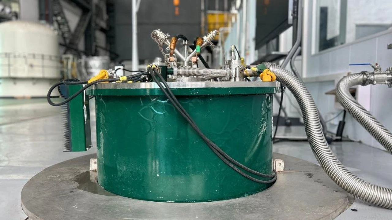 Çin, Dünya'nın manyetik alanından 700 bin kat daha güçlü mıknatıs üretti!