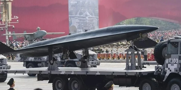 Çin Hava Kuvvetleri’ne ait gizemli keşif uçağı WZ-8, ilk kez gökyüzünde görüntülendi! Ülke basını yazdı