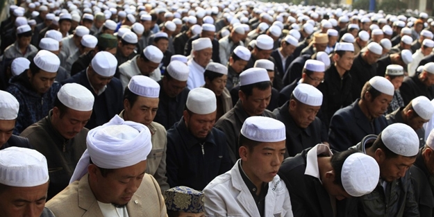 ''Aniden namaz kılmaya başladıysa tutuklayın''