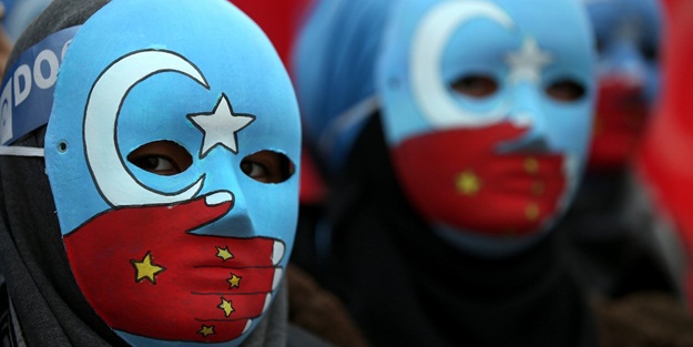 Çin ile ilgili skandal iddia: Kadınları her gece hücrelerden çıkarıyorlar ve...