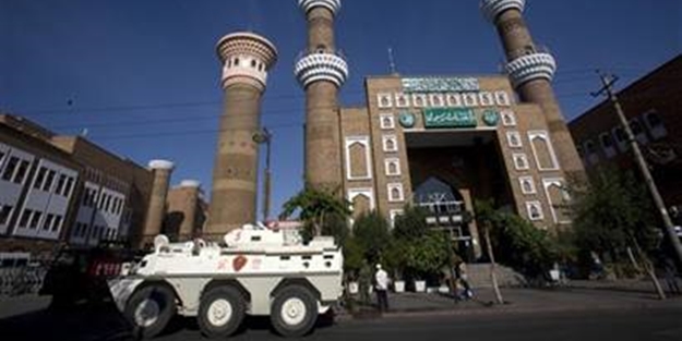 Çin İşgali altındaki D.Türkistan'da bir gece...