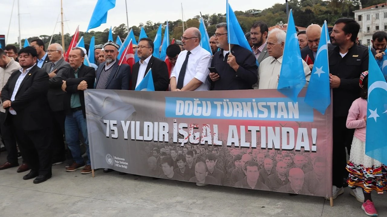 Çin işgaline karşı Uluslararası Doğu Türkistan STK’lar Birliği'nden protesto
