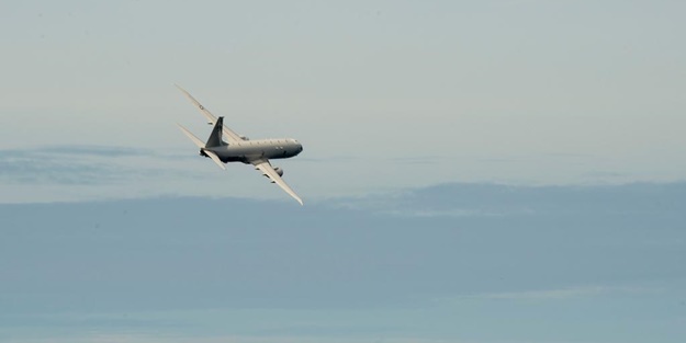 Çin savaş gemisinden ABD gözetim uçağına saldırı