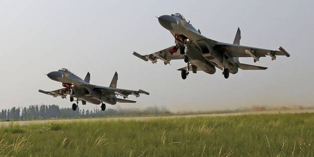 Çin savaş uçakları Tayvan'a girdi