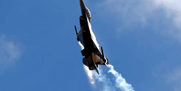 Çin vururuz demişti! Pelosi'nin tuhaf rotası olay oldu