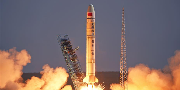 Çin yeni uydusunu ilk özel sektör roketiyle fırlattı