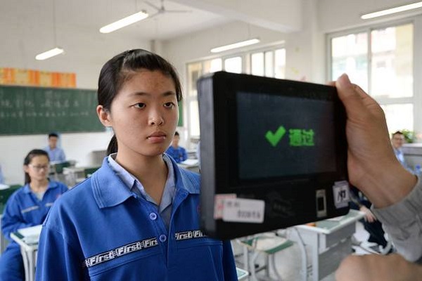 Çin yine yaptığı yapacağını! Tuvaletlere bile bakın hangi sistemi koydular