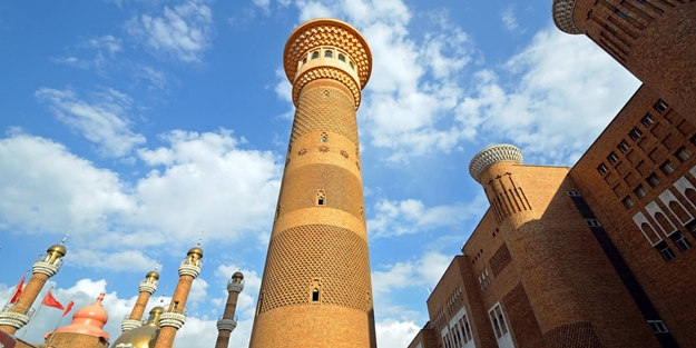 Çin zulmü bitmiyor: Sosyal medyada 'Urumçi' yazmak yasaklandı!