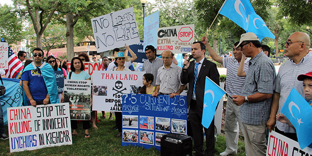 Çin zulmüne protesto