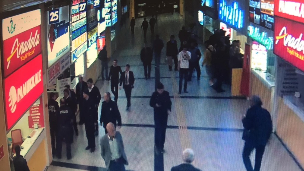 Cinayet anı güvenlik kamerasında 