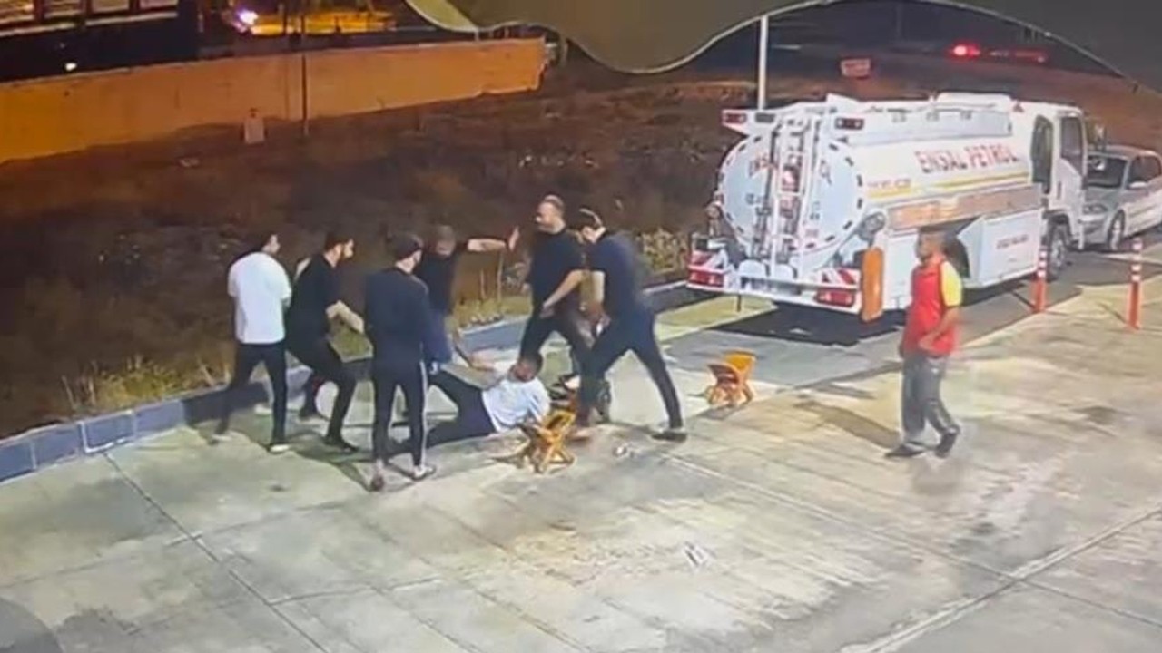 Cinayet anı saniye saniye kamerada Alacak verecek meselesinde kan aktı