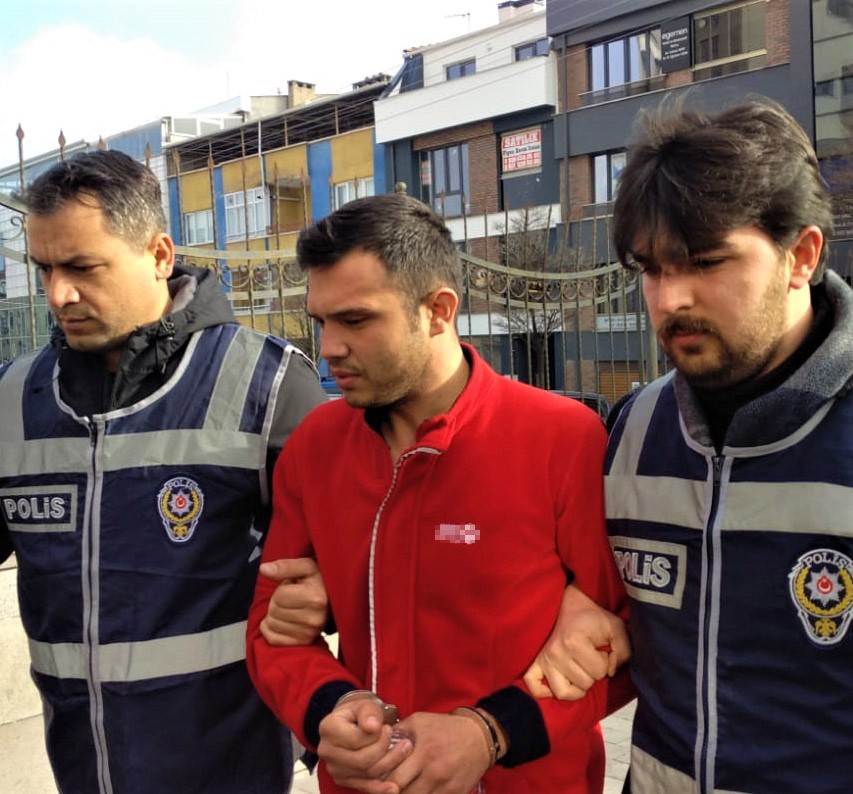 Cinayet şüphelisi suçlamaları inkar etti 