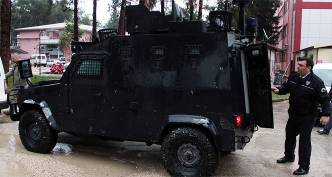 Cinayet zanlısı adliyeye zırhlı araç ile götürüldü