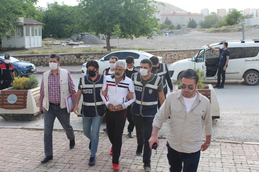 Cinayet zanlısı kulüp başkanı ve oğlu adliyeye sevk edildi 