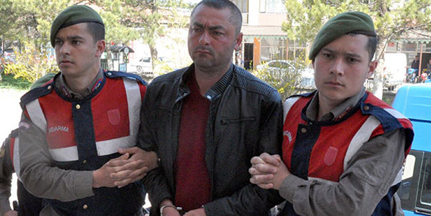 Cinayet zanlısının mahkemede yüzüne tükürdüler