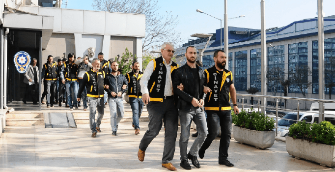 Cinayetten önce sosyal hizmetlerden geliyoruz diye evi kontrol etmişler