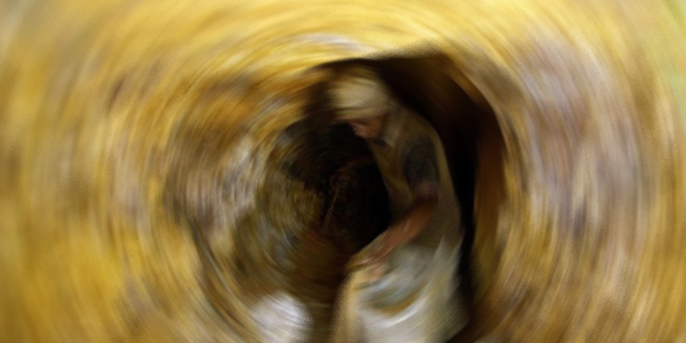 Çin'de altın madeni çöktü: Kayıp işçiler var