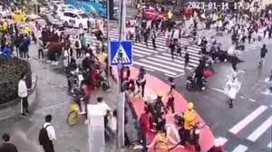 Çin’de araç yayaların arasına daldı: 5 ölü, 13 yaralı