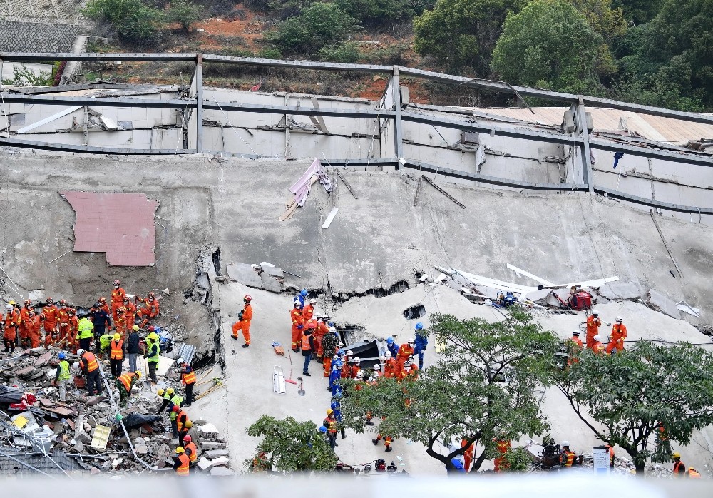 Çin’de çöken karantina otelinin enkazından 10 cansız bedene ulaşıldı 