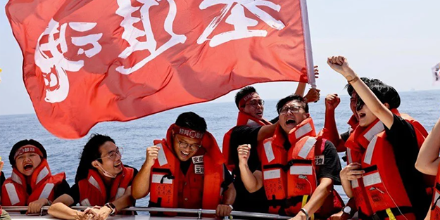 Çin'de cumhuriyetin 73. yıl dönümü kutlandı