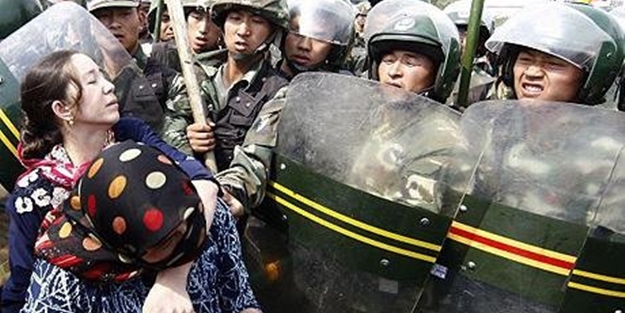 Çin hükümeti müslümanlara zulüm ediyor