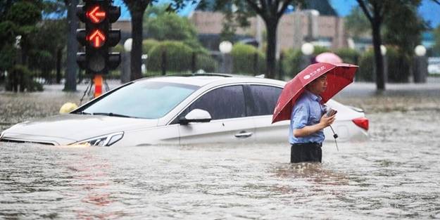 Çin'de Komünist Parti yöneticilerine ceza!