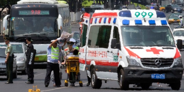 Çin'de minibüs kazası: 10 ölü