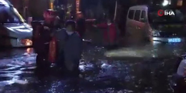 Çin'de sel felaketi! 10 bin kişi etkilendi