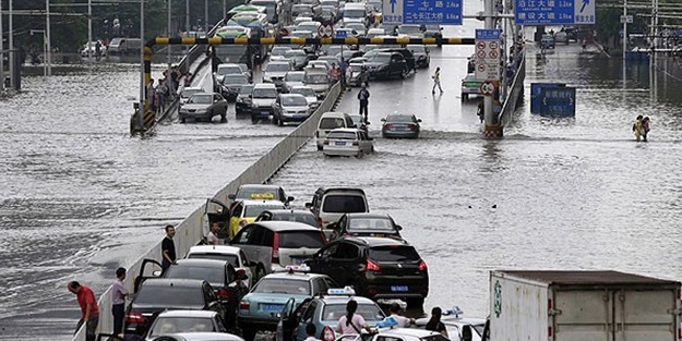 Çin'de sel ve toprak kayması: 28 ölü
