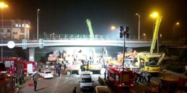 Çin'de üst geçit çöktü: Ölü ve yaralılar var