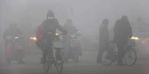 Çin'deki hava kirliliğinde turuncu alarma geçildi