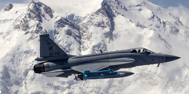 Çin'den o ülkeye savaş uçağı teklifi