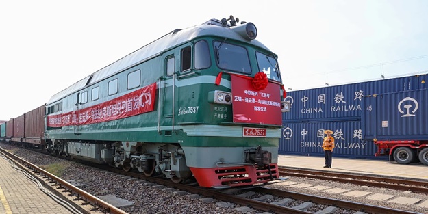 Çin'den Orta Asya'ya da yük treni seferleri başladı