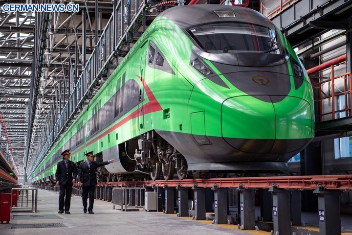 Çin’in Fuxing treni rekor kırdı!