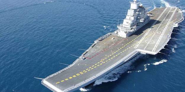 Çin'in rakibinden uçak gemisi hamlesi