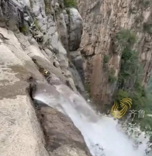 Çin'in şelalesi de çakma çıktı! Bakın nasıl kandırmışlar!