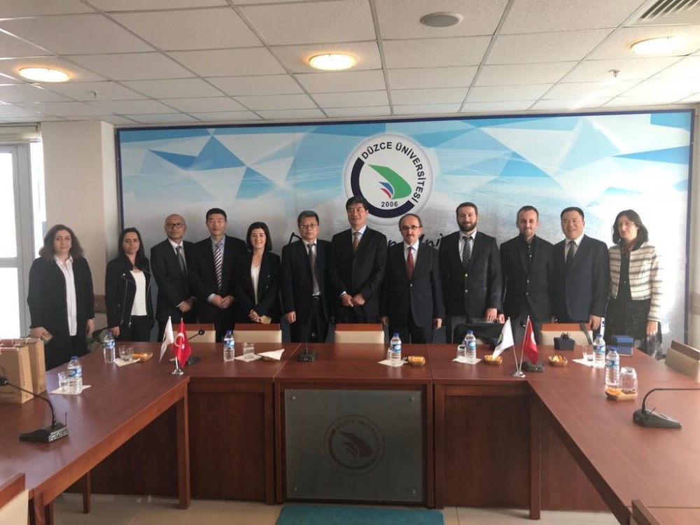 Çin’in Shangai Lixin Muhasebe ve Finans Üniversitesi ile iş birliği imkânları konuşuldu 