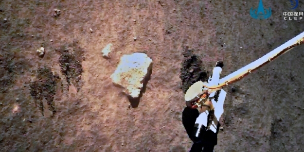 Çin'in uzay aracı Ay'daki görevini tamamladı