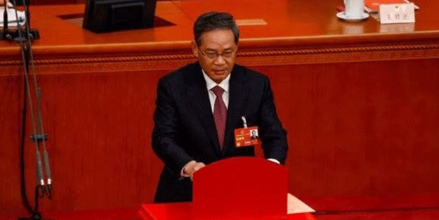 Çin'in yeni Başbakanı Li Çiang oldu
