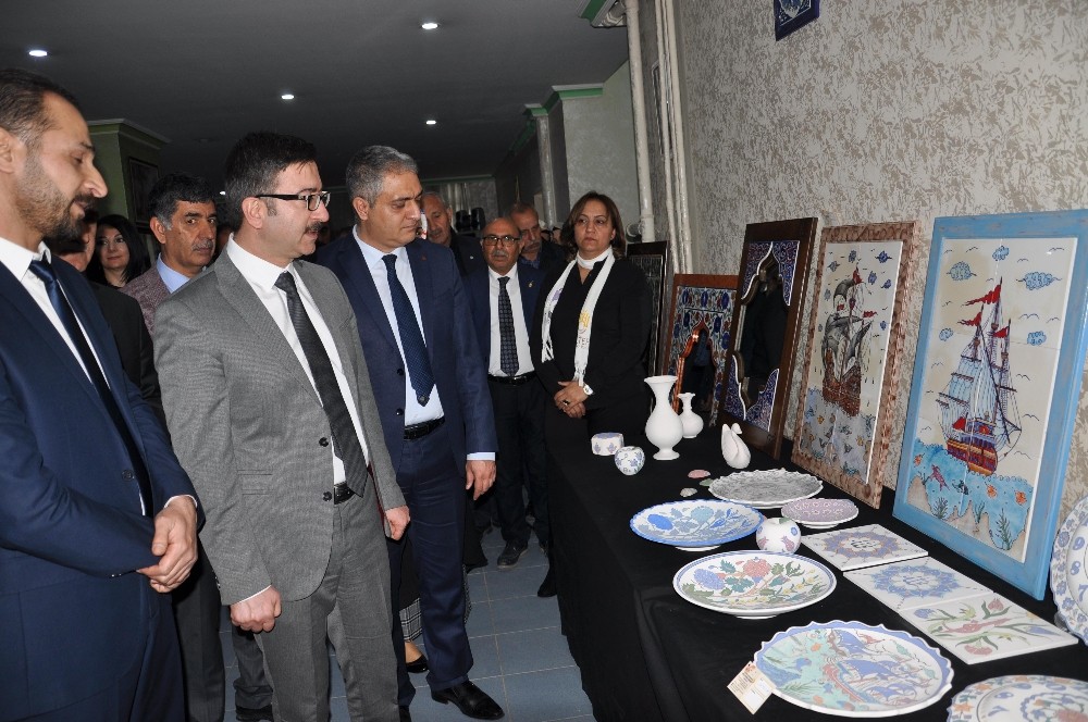 Çininin sultanları ürünlerini sergiledi 