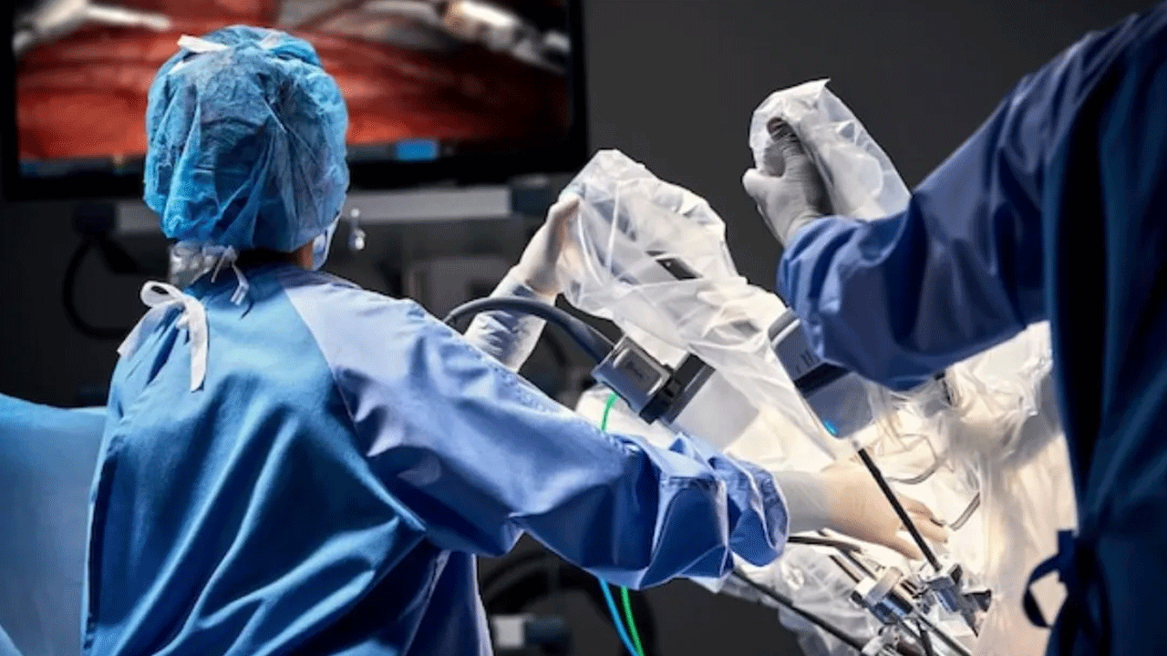 Çinli doktorlar bir ilki başardı: 5 bin km uzaktan ameliyat!