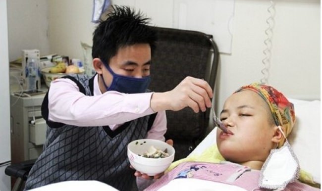 Çinli gencin yürek burkan düğünü