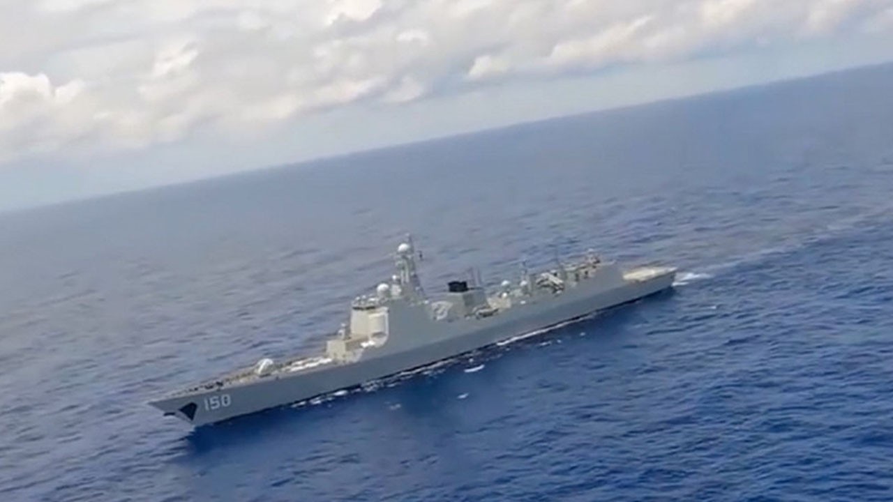 Çinli iki gemi apar topar harekete geçti: İki ülkeden Kuzey Buz Denizi'nde benzeri görülmemiş hareket!