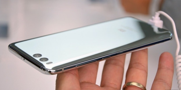 Çinli üretici Apple ve Samsung'u sallayacak!