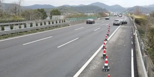 Çinliler robot trafik konisi geliştirdi: Trafik kazası kadrajda! Ekiplerden: Otomatik müthiş özellik, dayanışma girişimi
