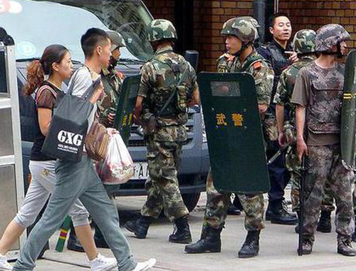 Çinliler tatile çıkarken DNA örneklerini verecekler